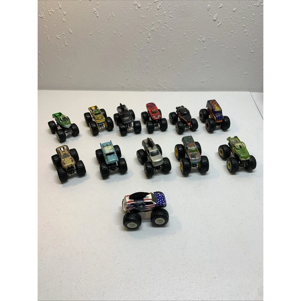 Hot Wheels Mattel 3D Monster Jam Storage Carrying Case With 13 Vehicles
